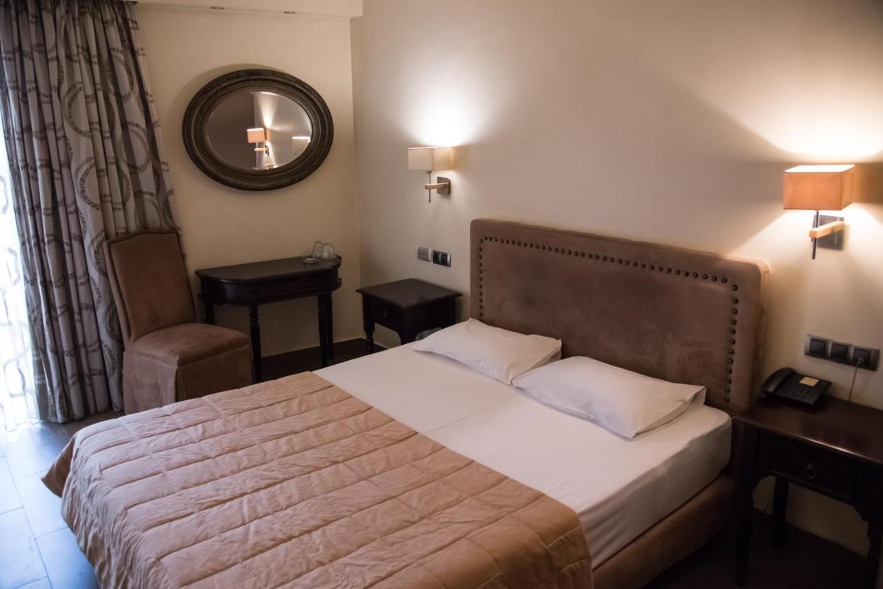 Hotel Maroussi Athena Bagian luar foto