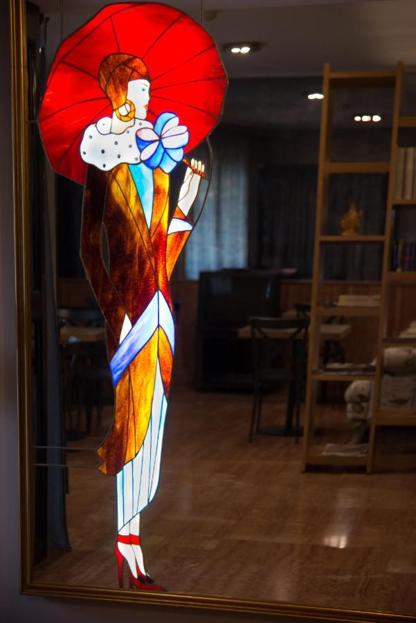 Hotel Maroussi Athena Bagian luar foto